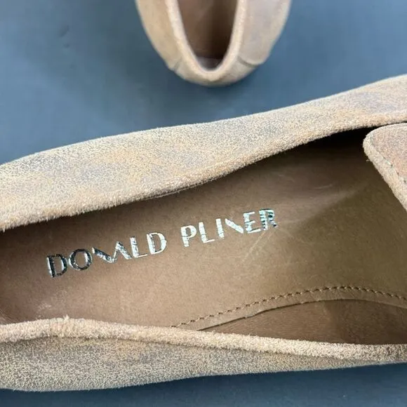 DONALD J PLINER Tamryn leather Beige gold slip on loafer shoes womens size 6.5