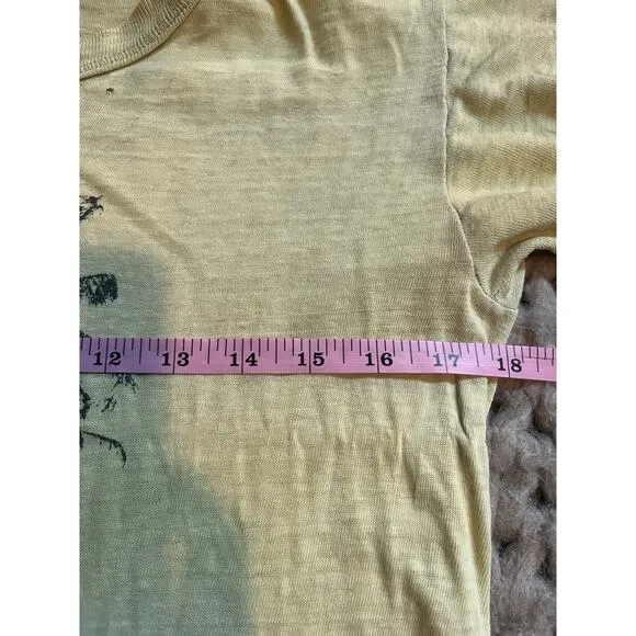 Down among the sheltering palms  t-shirt yellow size small