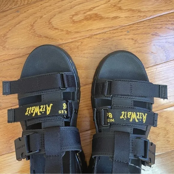 Dr. Martens PEARSON SANDALS Mens/Womens US Size 7 (women) EU 38 Black NEW