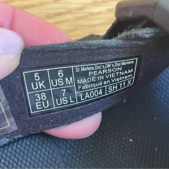 Dr. Martens PEARSON SANDALS Mens/Womens US Size 7 (women) EU 38 Black NEW