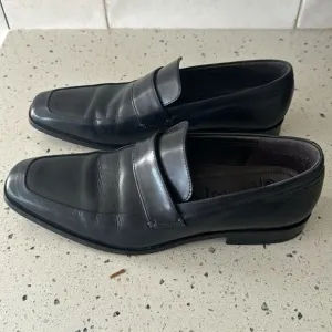 ECCO Men’s Black Leather Sleek Loafers Slip On Style Shoes Size EU42 / US8-8.5
