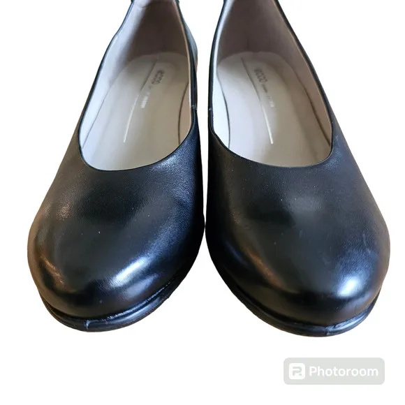 ECCO Sculptured 45 Plain Black Pumps NWOB Women's Size 8