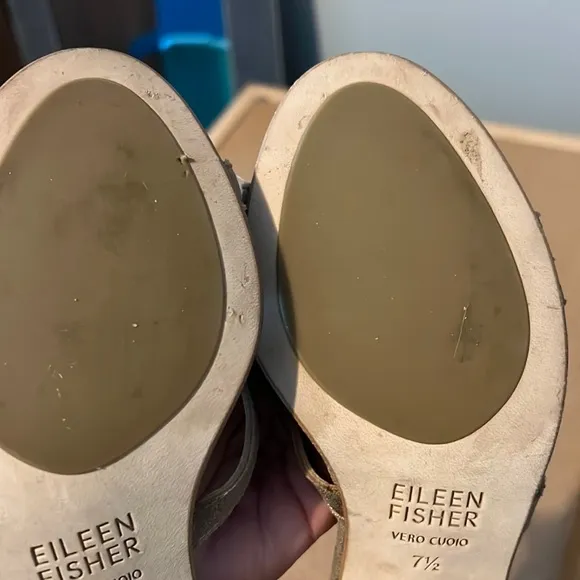Eileen Fisher Sandals Straps Gold Sparkle Size 7.5