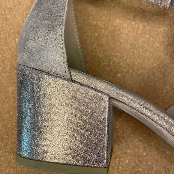 Eileen Fisher Sandals Straps Gold Sparkle Size 7.5