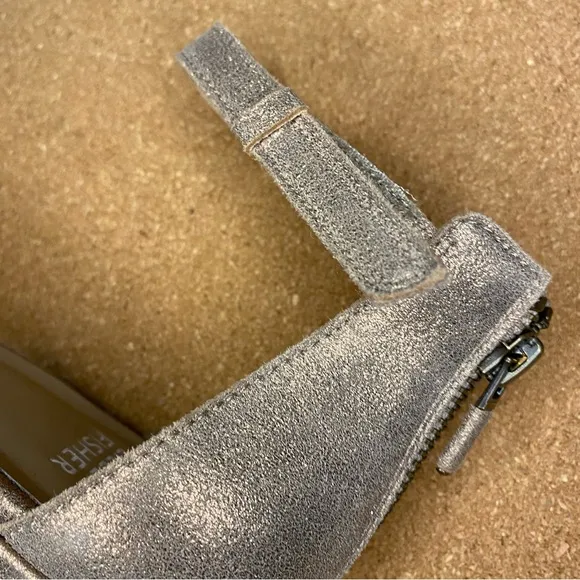 Eileen Fisher Sandals Straps Gold Sparkle Size 7.5