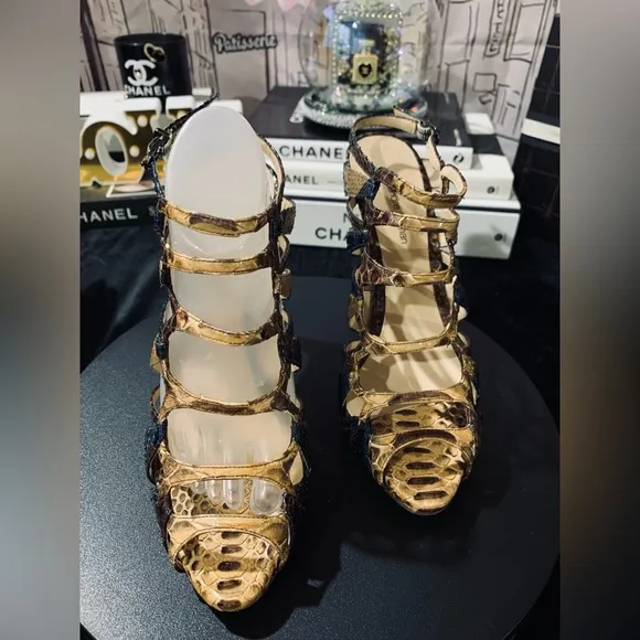 EUC🎀🎀🎀Alexandre BirmanMulti straps sandals.