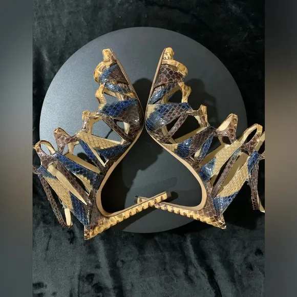 EUC🎀🎀🎀Alexandre BirmanMulti straps sandals.