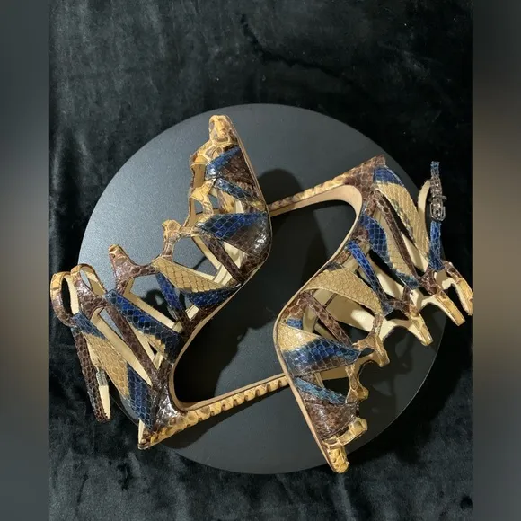 EUC🎀🎀🎀Alexandre BirmanMulti straps sandals.