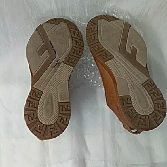 Fendi Flow Leather Low-Top Sneakers with Woodgrain Look