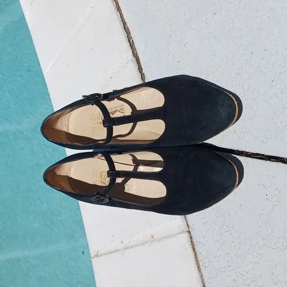 Ferragamo Vintage T-strap Suede Black Mary Janes With Mini Heel 7.5 M
