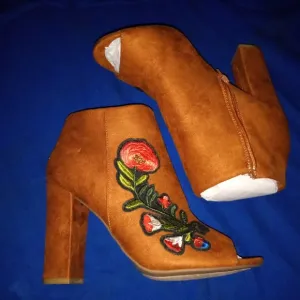 Floral Embroidered Stitching On Peep Toe Chunky Block  Bootie ( BRAND NEW !!!!