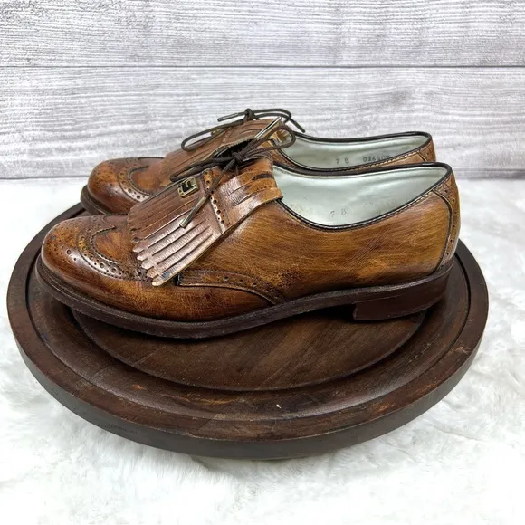 Footjoy Vintage Women’s Kiltie Leather Cleat Brown Golf Shoes Size 7 B