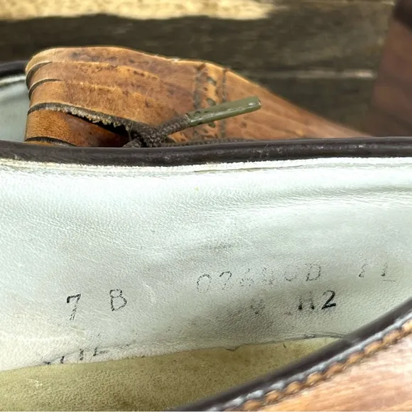 Footjoy Vintage Women’s Kiltie Leather Cleat Brown Golf Shoes Size 7 B