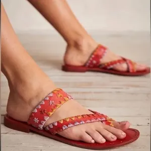 Free People Bella Caia Crochet Sandal Flip Flop Thong NIB Size 38 Tiger Lily