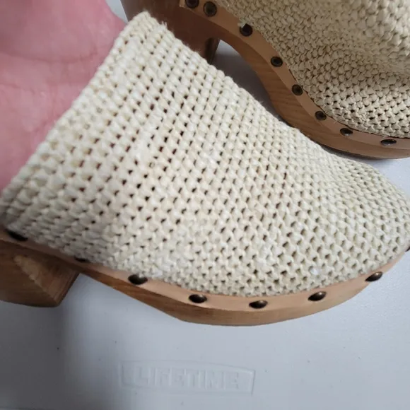 Free People Claudia Crochet Clogs Size 39.