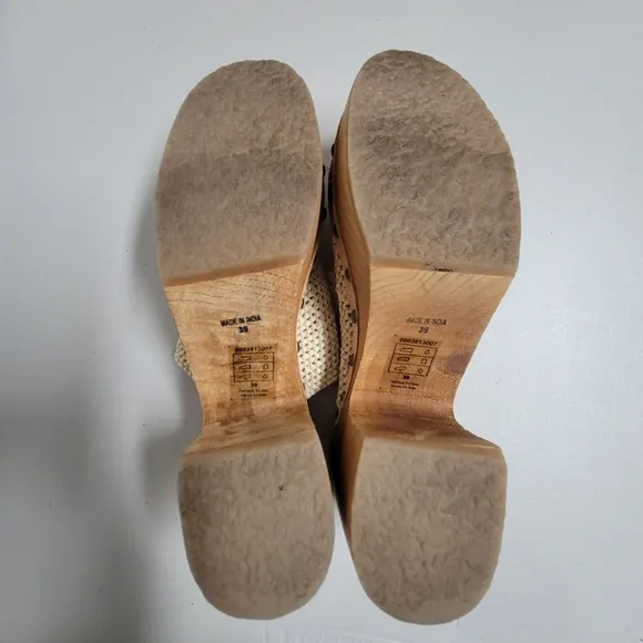 Free People Claudia Crochet Clogs Size 39.