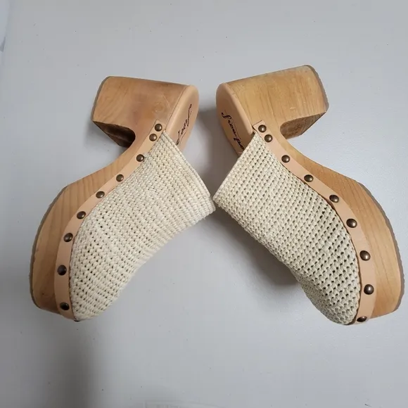 Free People Claudia Crochet Clogs Size 39.