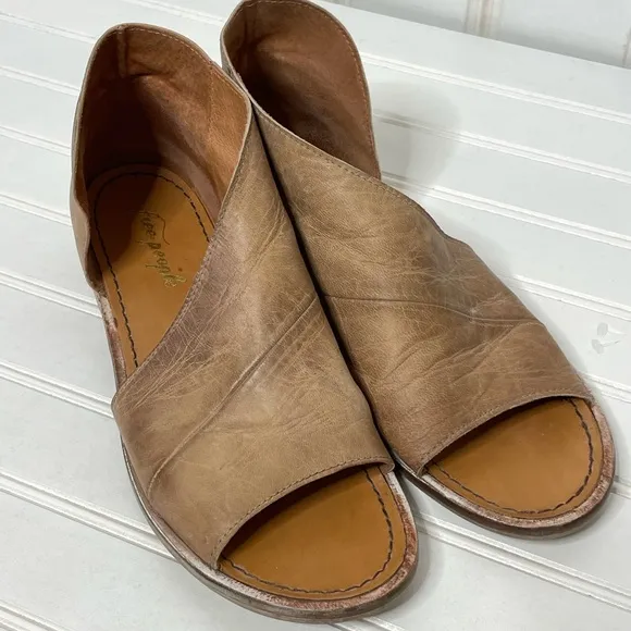 Free People Mont Blanc D‘Orsay Slip-On Brown Tan Leather Sandal Size 40 US 9.5