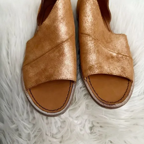 FREE PEOPLE | 'Mont Blanc' Rose Gold Metallic Asymmetrical Sandal | Size 38, 7.5