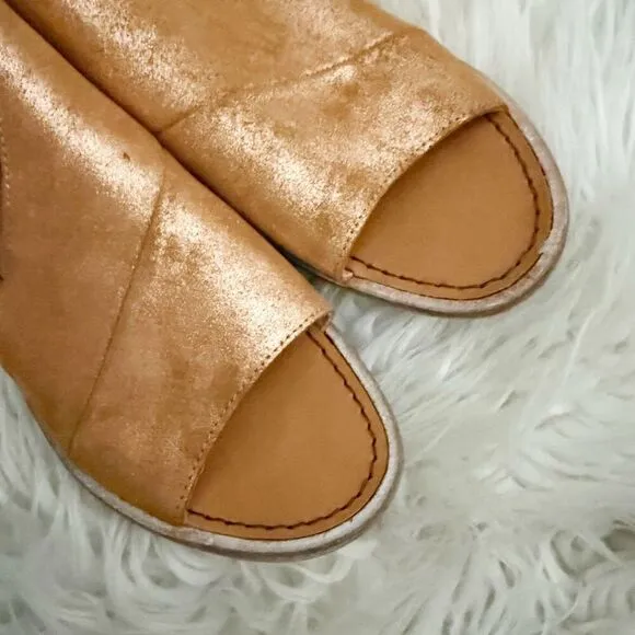 FREE PEOPLE | 'Mont Blanc' Rose Gold Metallic Asymmetrical Sandal | Size 38, 7.5