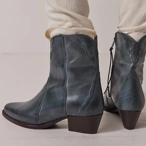 FREE PEOPLE New Frontier Western Boots in Stargazer 38