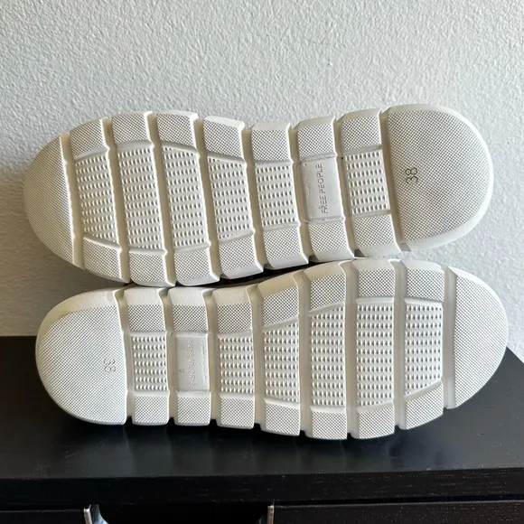 FREE PEOPLE‎ Sneakers Womens Catch Me If You Can Crochet White Mirror Combo 7.5