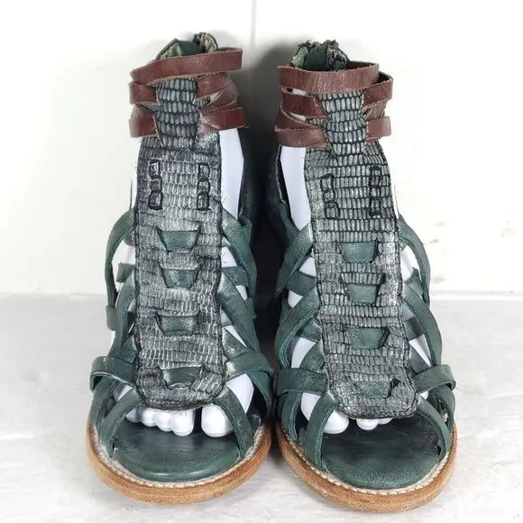 FREEBIRD BY STEVEN Women's Penny US9M Green Leather Distressed Sandals
