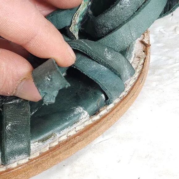 FREEBIRD BY STEVEN Women's Penny US9M Green Leather Distressed Sandals