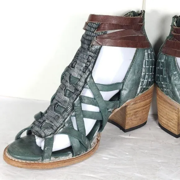 FREEBIRD BY STEVEN Women's Penny US9M Green Leather Distressed Sandals