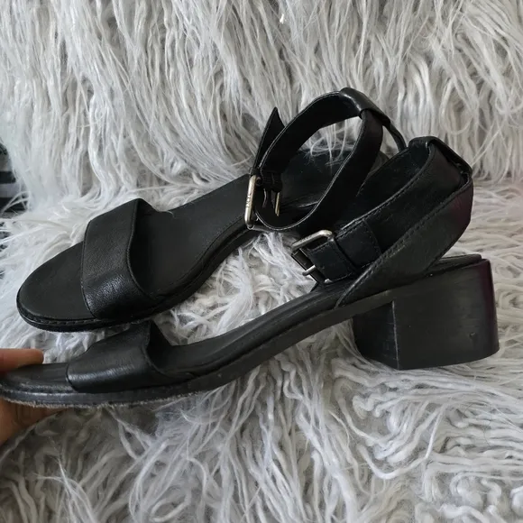 Frye Black Leather Ankle Straps Sandals