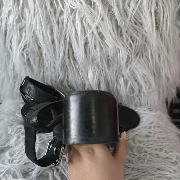 Frye Black Leather Ankle Straps Sandals