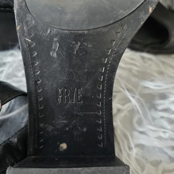 Frye Black Leather Ankle Straps Sandals