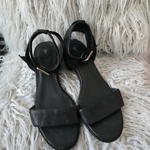 Frye Black Leather Ankle Straps Sandals
