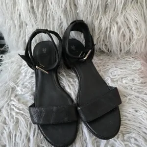 Frye Black Leather Ankle Straps Sandals