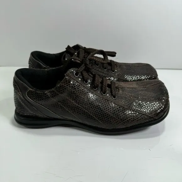 GBX Men’s Shoes sz 7 Vintage Square Toe Y2K #G638