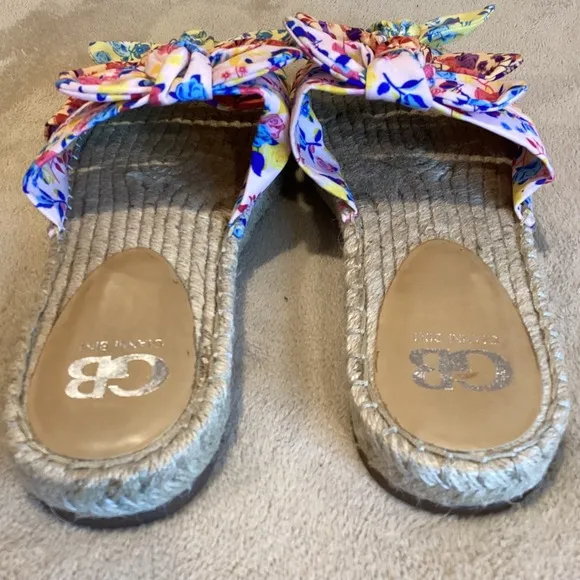 Gianni Bini Ruffle Sandals, Mixed Floral Prints, Size US 8.5,Three Fabric straps