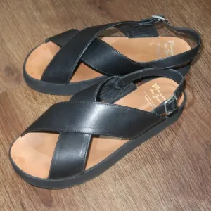 Girls Manuela de Juan Handmade in Spain Black Leather Criss Cross Sandals sz 34