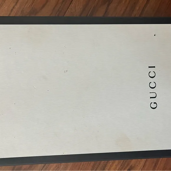 Gucci Women's Black flatform chunky rubber Sandals. With box