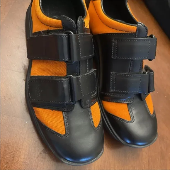Gucci Women’s Shoes Black Orange Sneakers NWT SAKS FIFTH AVE AUTH 5.5 Leather