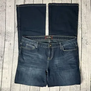 GUESS Bootcut Jeans