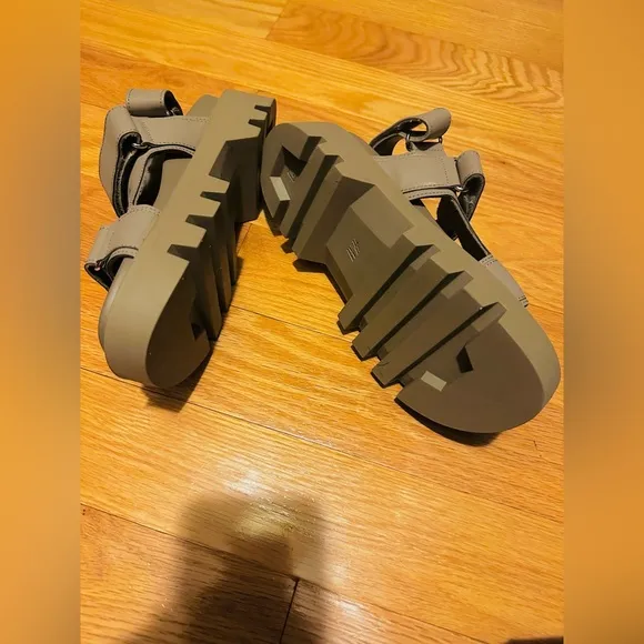 H&amp;M sage green chunky sandals. NWOT. Size US (37).