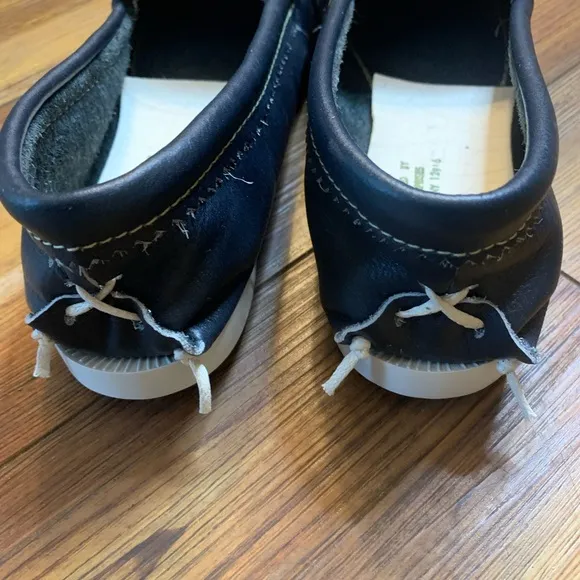 Handcrafted Adirondack Beaded Women’s Moccasin’s Navy Size 6.5