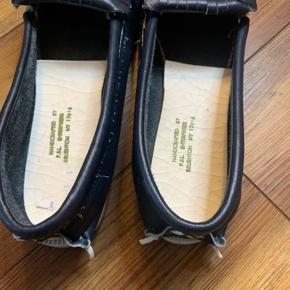 Handcrafted Adirondack Beaded Women’s Moccasin’s Navy Size 6.5