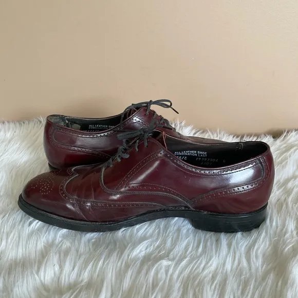 {Hanover} Vintage MasterFlex Wingtip Dress Shoes - Men's 9.5