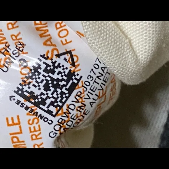 HAPPY CAMPER Smiley Faces High-Top M-9 W-11 SAMPLE