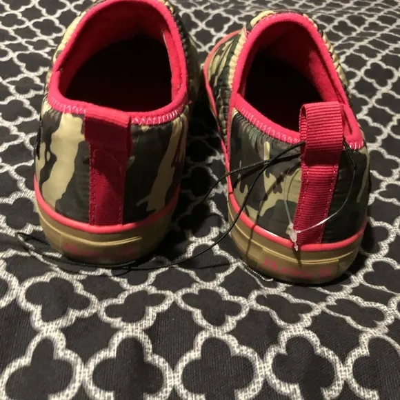 Hurley Puff Kayo Chukka Puffy Slip On Shoes Loafers Pink Camo Women’s Size 8 NEW