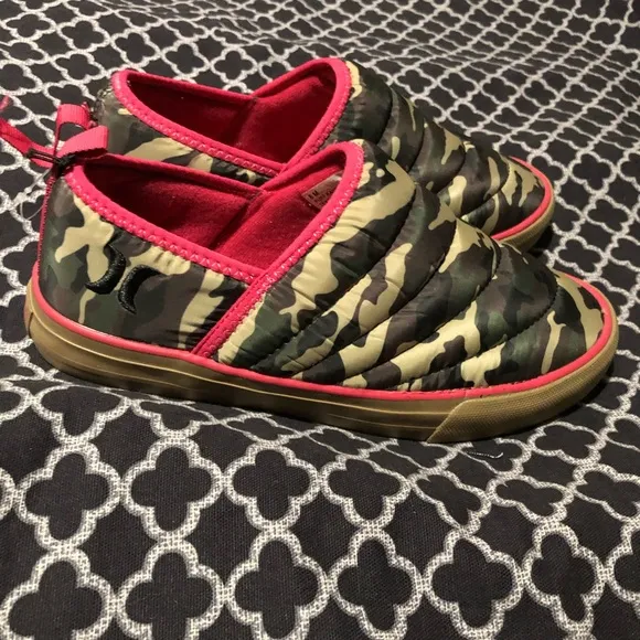 Hurley Puff Kayo Chukka Puffy Slip On Shoes Loafers Pink Camo Women’s Size 8 NEW