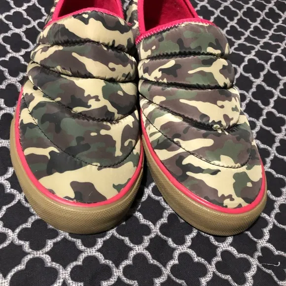 Hurley Puff Kayo Chukka Puffy Slip On Shoes Loafers Pink Camo Women’s Size 8 NEW