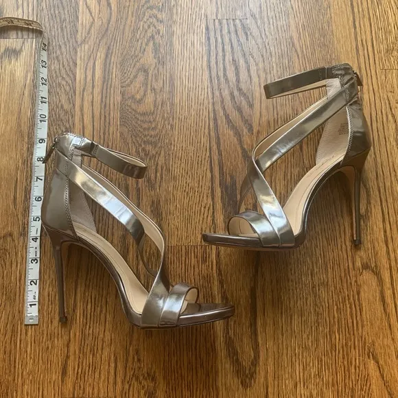 Imagine by Vince Camuto Devin sandals