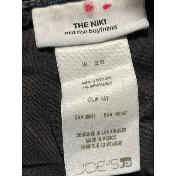 Joe’s Jeans The Niki Mid Rise Boyfriend Size 26